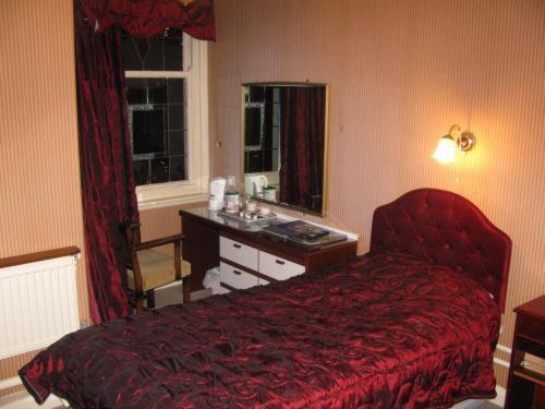 St. Winifreds Hotel Моркамб Стая снимка